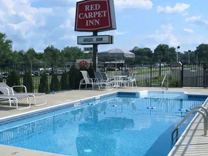 Red Carpet Inn - Image 5
