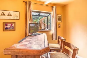 The Dragonfly Cabin - Image 2