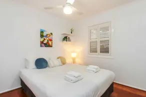 Stylish 3 Bedroom Family Home in Leafy Paddington - Image 3
