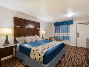 Red Carpet Inn - Image 3