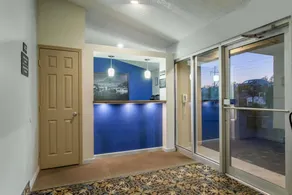 Super 8 by Wyndham Hamburg - Image 2