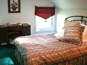 R. R. Thompson House Bed & Breakfast - Image 4