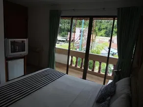 Waree's Guesthouse - Image 2