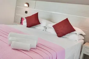 Hotel Joli - Image 5