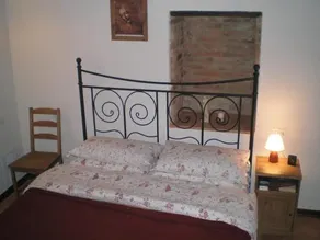 Beautifully Restored 3 Storey Townhouse In The Historic Centre Of Hilltop Town - Image 2