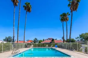 Super 8 by Wyndham Bakersfield Central - Image 3