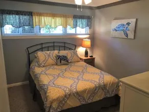 The Sea Suite 4 Bedrooms 2 Bathrooms Home - Image 2