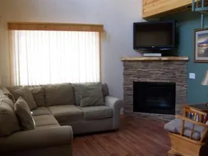 Hookers Resort Cabin Home 2 - Image 4