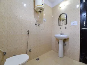 Hotel Kartik by OYO Rooms - Image 2