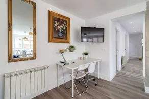 Apartamento reformado con parking - Image 3