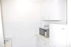 Hyde Park Plaza Furnished Studio - Image 2