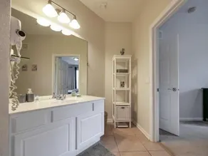 3Br 2Bath Condo Balcony 5min Conv Center 1388ft - Image 2