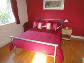 The Oaks Guest House - Image 4