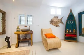Pebbles Sea Front Apartment - Image 4