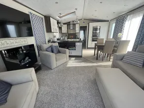 51 Lytchett Bay View, 3 bed, Rockley Park Poole - Image 2