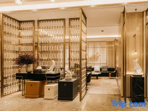 Golden Spring Hotel - Image 4
