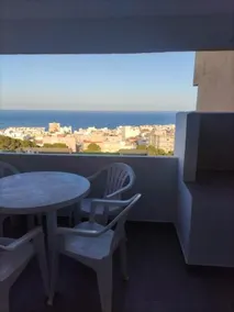 Apartamento reformado con piscina y vistas - Image 3