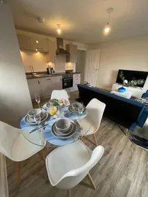 Luxurious Apartment in Brooklands - Image 2