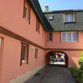 Karádi Hotel - Image 4