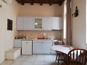 Nakli Traditional Guesthouse - Image 3