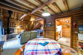 17mbr - Log  - Bbq - Pets Ok - Wifi - Sleeps 8 2 Bedroom Home by RedAwning - Image 2
