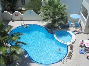 Alexandra Apartments - Image 4
