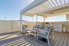 New Lux Apt opposite Buddina patrolled Beach - Image 4