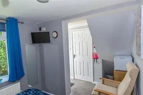 The Kiwi House - Image 2