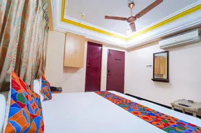 FabExpress Sivabhagya Annex - Nr. Arappalayam Bus Stand - Image 4