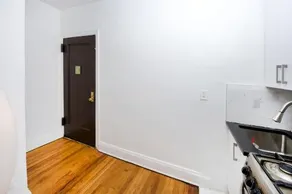 Midtown East Apartments - Image 5