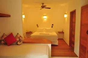 Hurricane Jeri Gardens - Image 3
