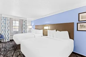 Days Inn & Suites by Wyndham Schaumburg - Image 2