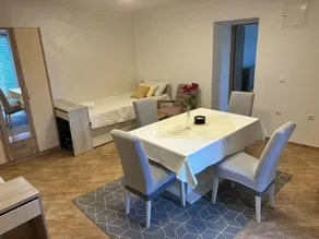 Apartment & Studio Vrdoljak - Image 2