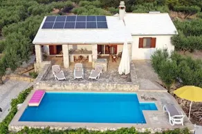 Villa With 2 Bedrooms In Sutivan With Private Pool And Wifi - Image 4