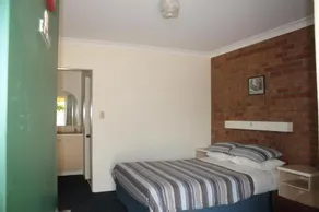 Hilltop Hotel Omeo - Image 4