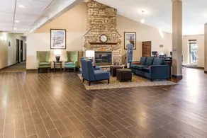 SUPER 8 BY WYNDHAM WAUKESHA - Image 5