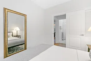 Relax and Retreat 1BR Apt in Historic Ravenswood - Image 2