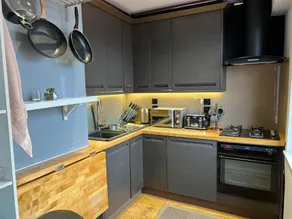 1 Bed Flat - Sleeps 4 - Parking - Wifi - Image 3