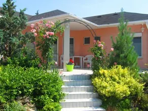 Feszek Apartmanhaz - Image 2