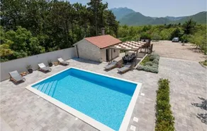 Awesome Home In Zadvarje - Image 4