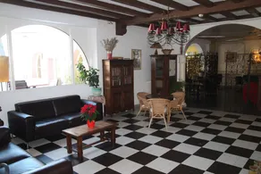 Hôtel Le Grillon - Image 2