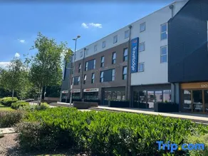 Travelodge Thurrock Lakeside - Image 1