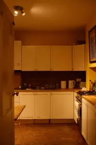 Incredible 1 Bedroom Flat Colourful and Cozy - Image 3