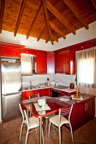 Aselinos Suites - Image 3