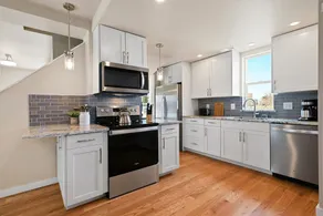 Bright and Stylish Home Great Central Location! - Image 2
