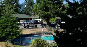 Sherwood Forest Motel - Image 4