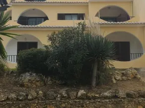 Centeanes Beach Apartment - Image 3