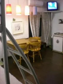 Adonis Guesthouse - Image 4