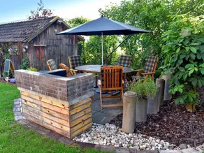 Detached villa in South Bohemia with outdoor pool in the fenced garden - Image 4
