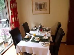 Home from Home Guest House - Image 2